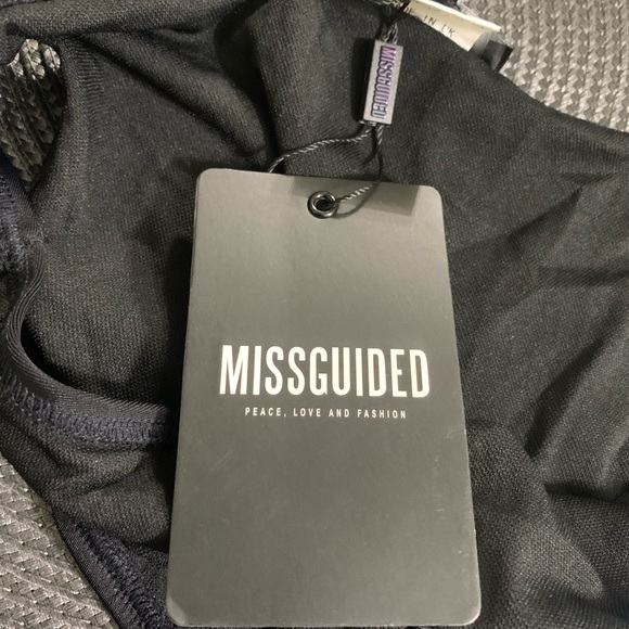 Missguided Black One Piece Swimsuit - Picture 4 of 4